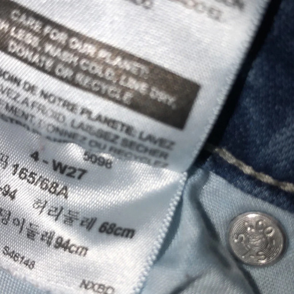 Signature Levi Strauss 4/27 high rise denim shorts - Picture 7 of 9